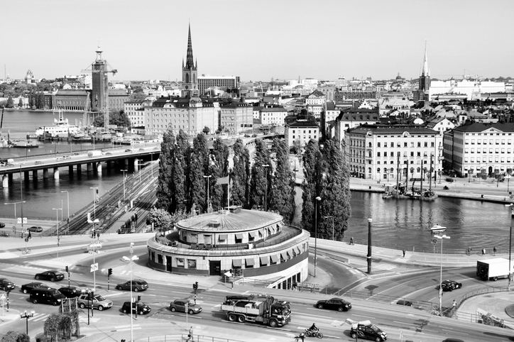 Vy &ouml;ver Slussen och gamla stan fr&aring;n &aring;r 1947