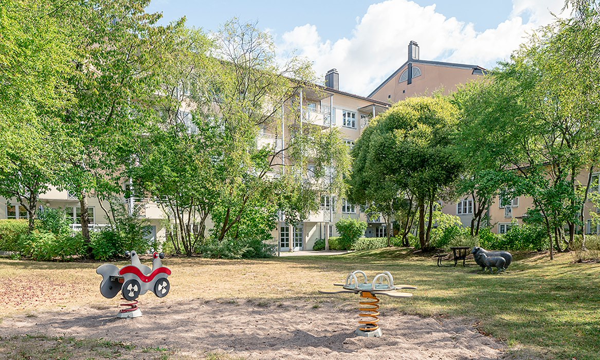 7084 - Trädskolan 3 Trädskolev. 22-46, Lindev. 80-