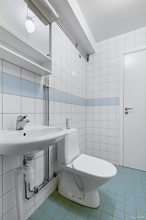 Toalett_stägd_dörr.jpg