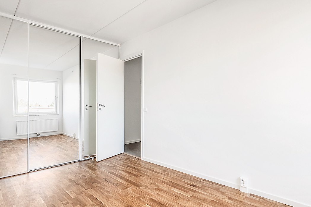 Sovrum 2rkv, spegelgarderob