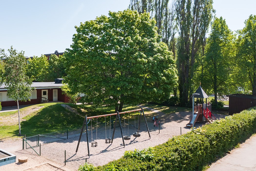 Bäckgårdsvägen 39, Huddinge – bild 1